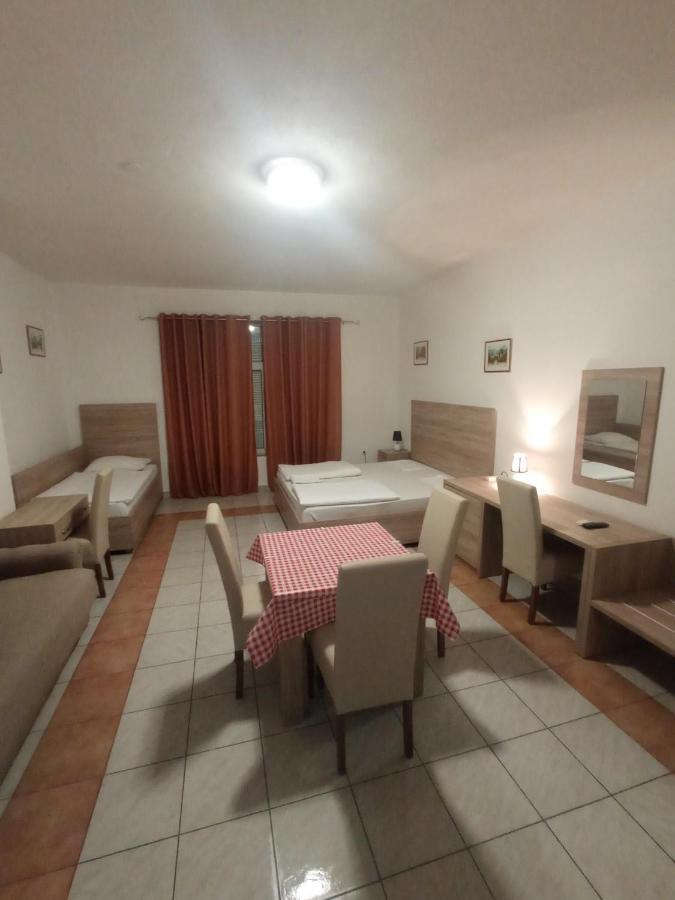 Hostel Lovely Center