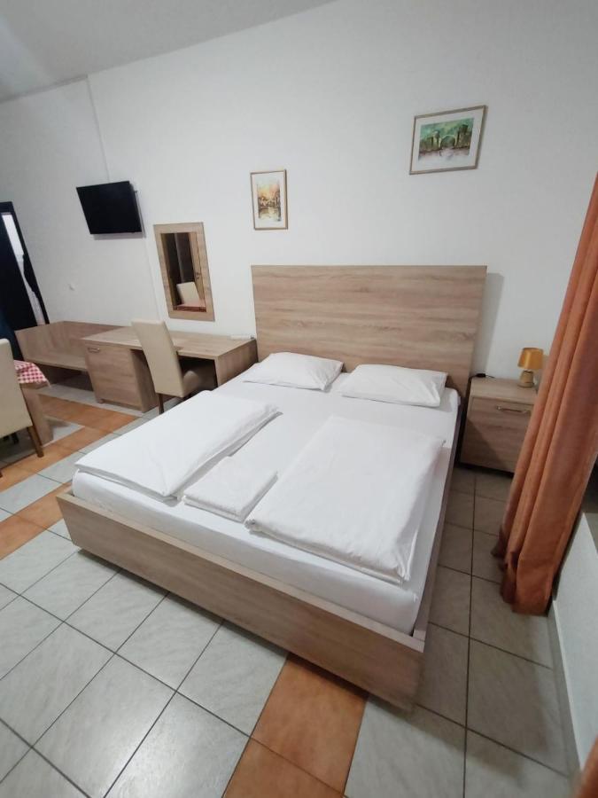 Lovely Center Hostel *