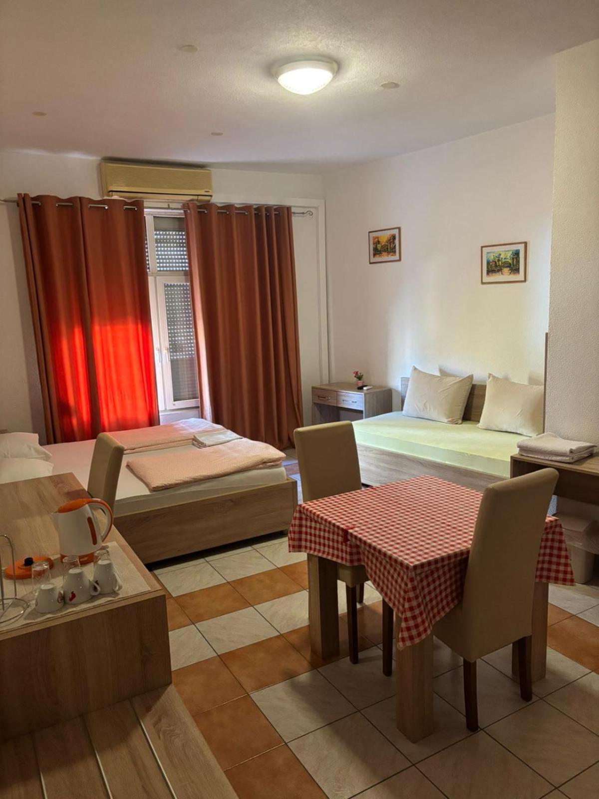 Lovely Center Hostel *